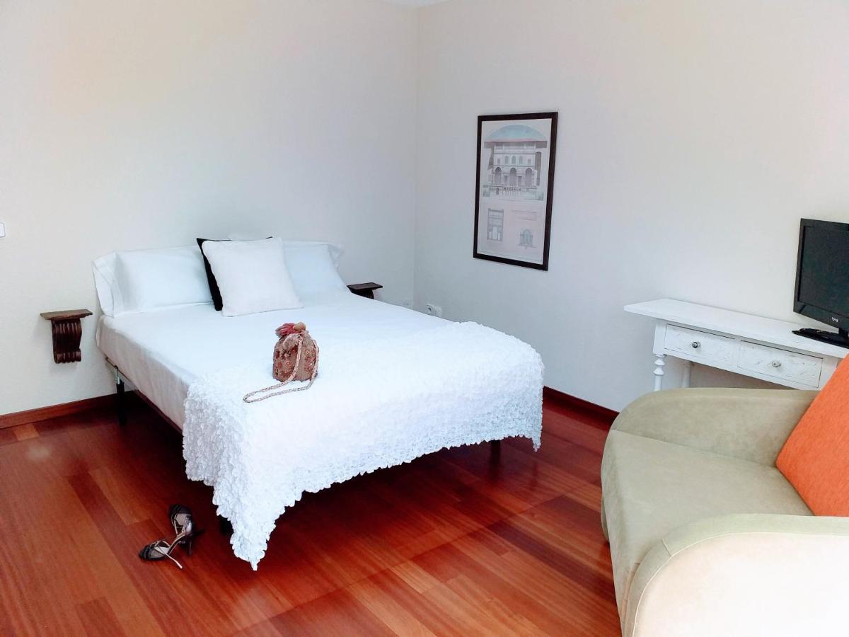 Large Apartment With Large And Sunny Terrace - Garden & Outdoor Gym , Alicante Center Exterior foto